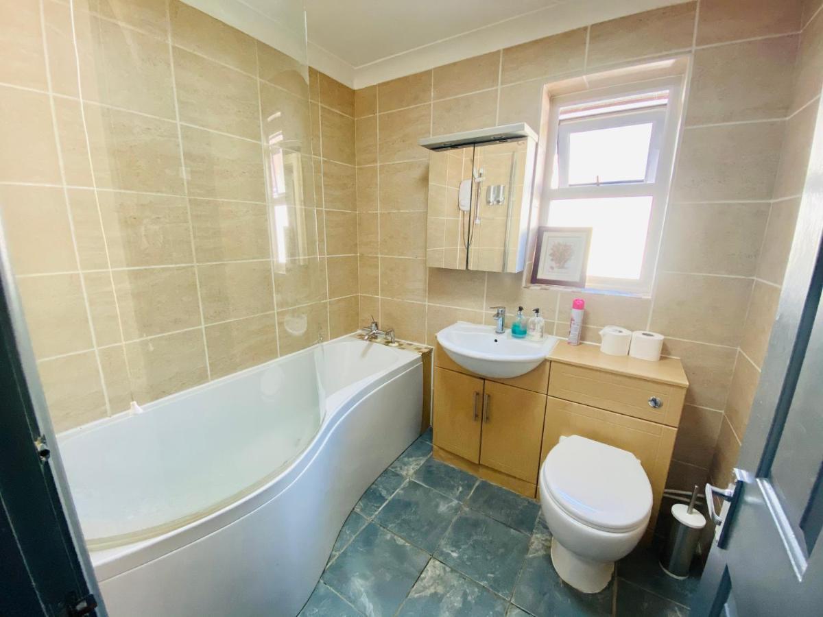Hollybush 2* Oxford
